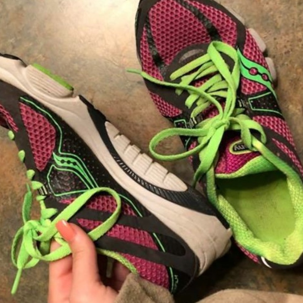 saucony tennis shoes